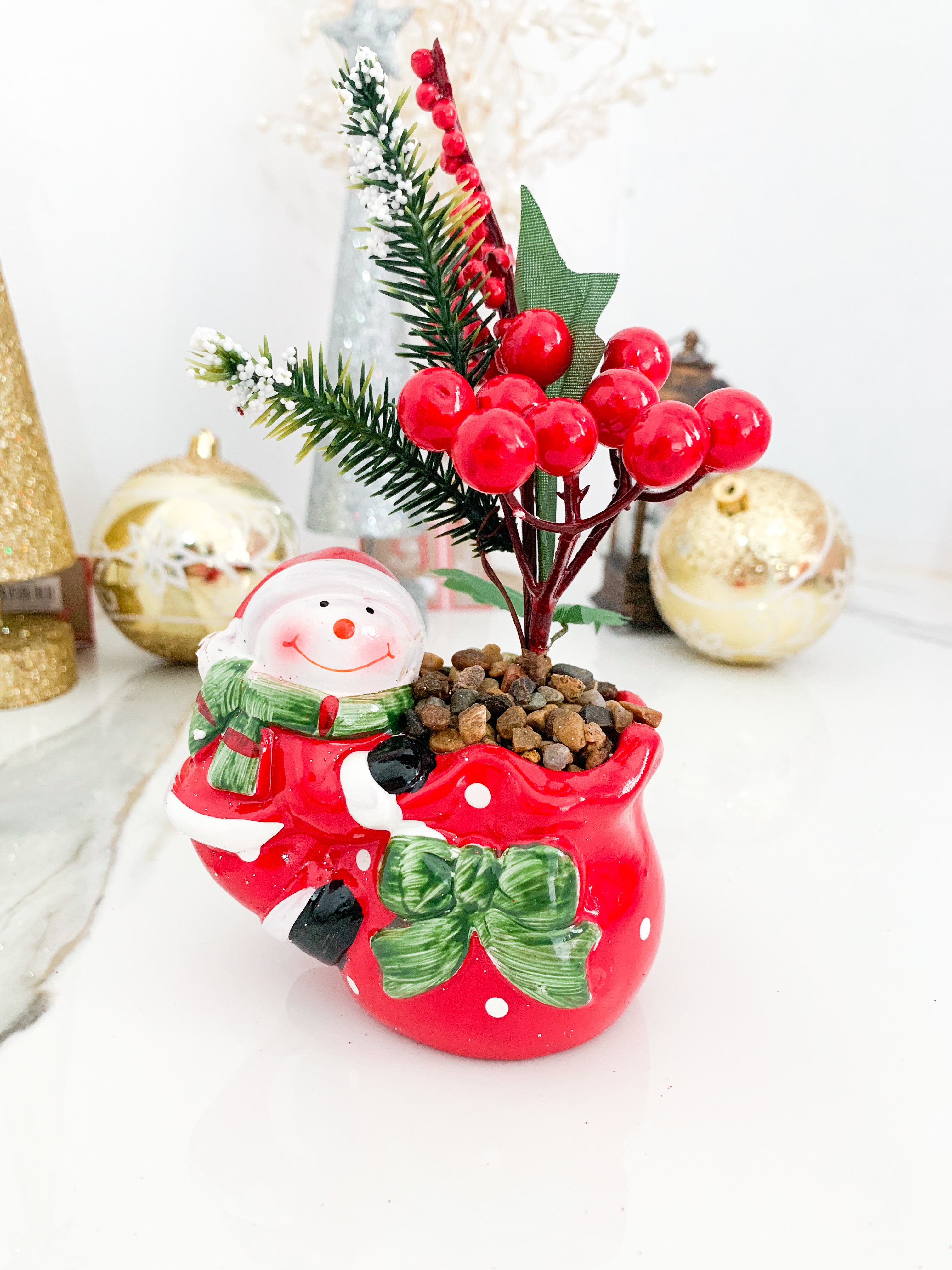 Mini Christmas Figurines with Pots