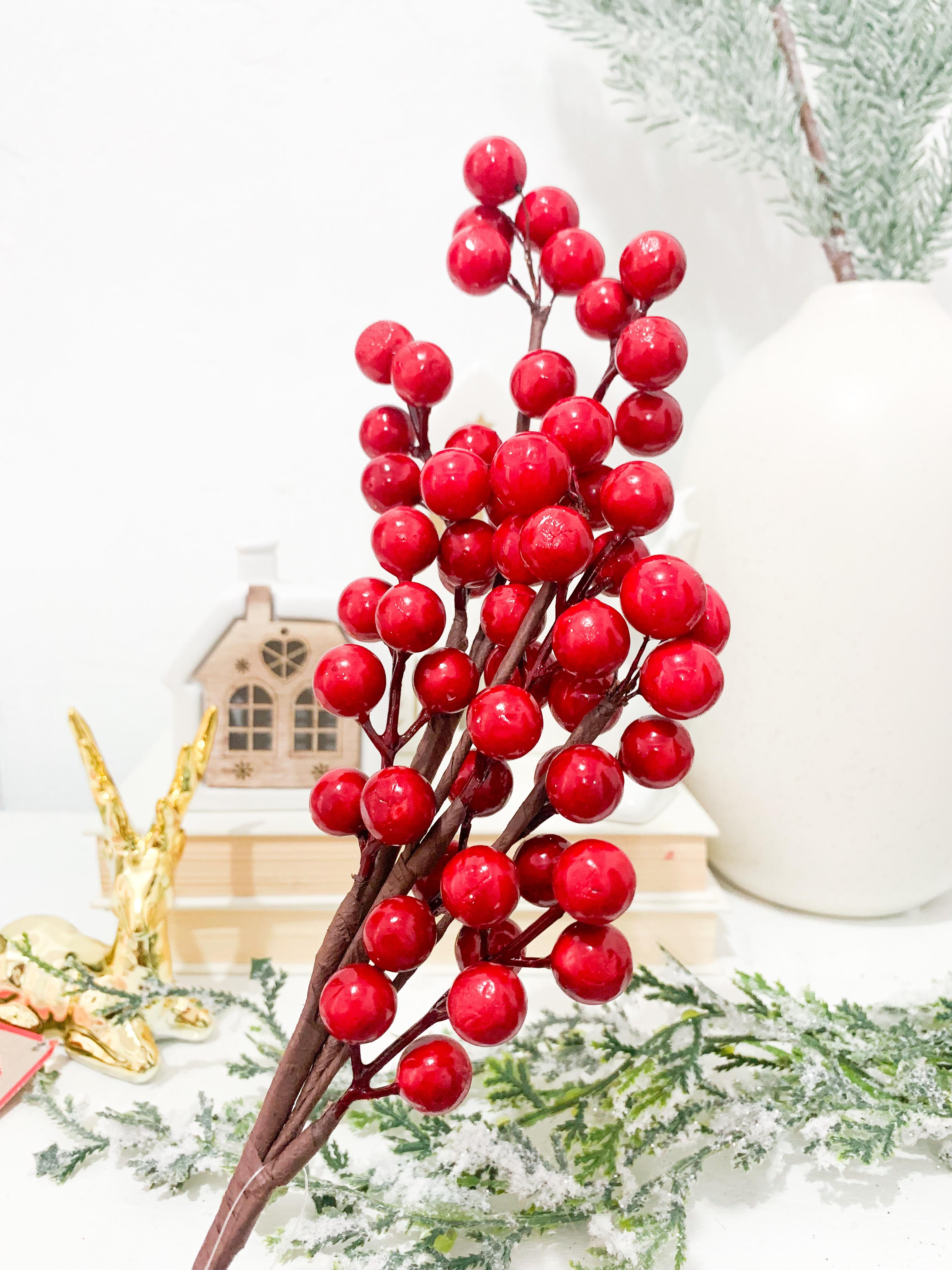 Full Holly Berries on Short Stem