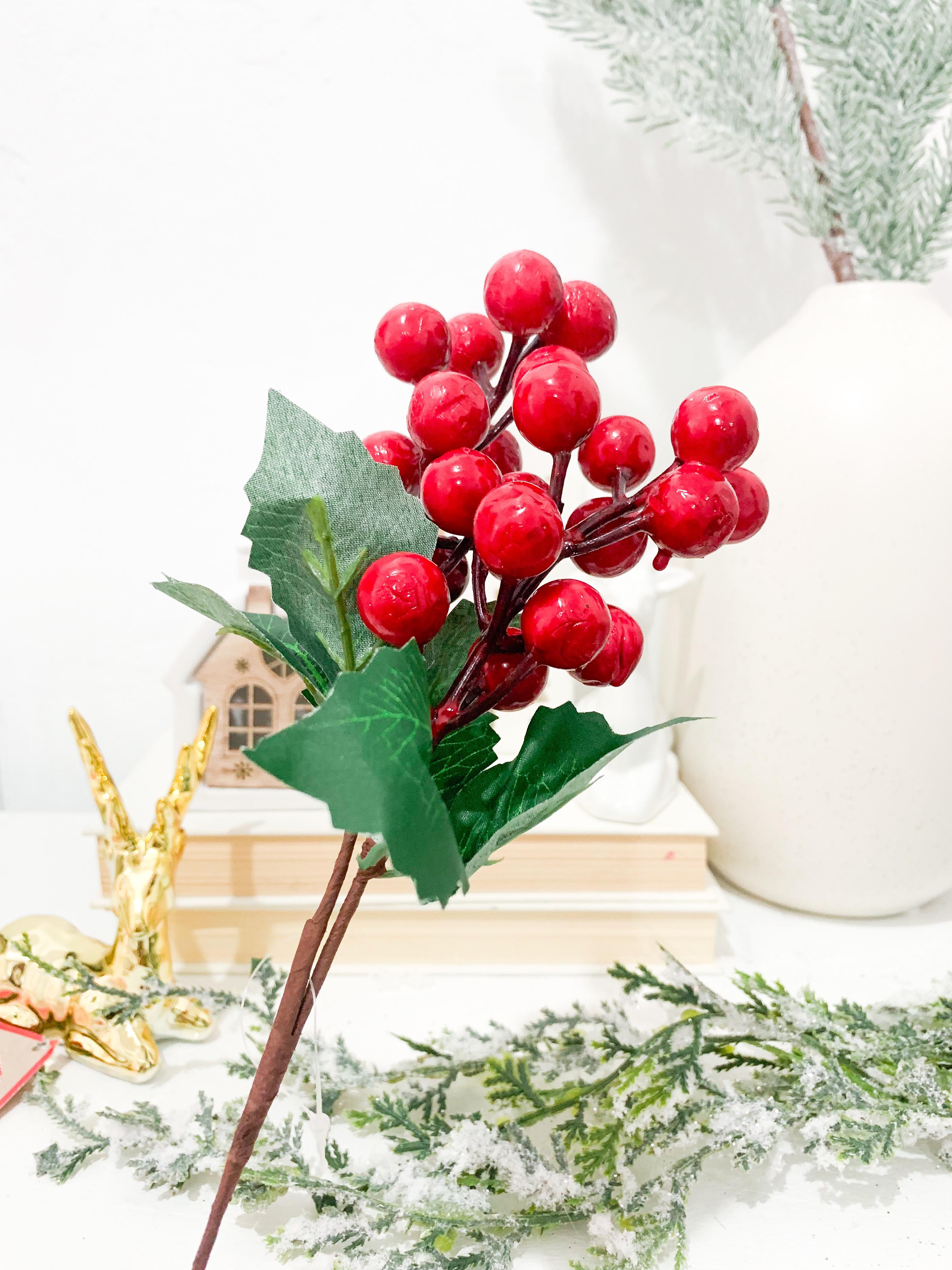 Small Bunch Holly Berries on Short Stem